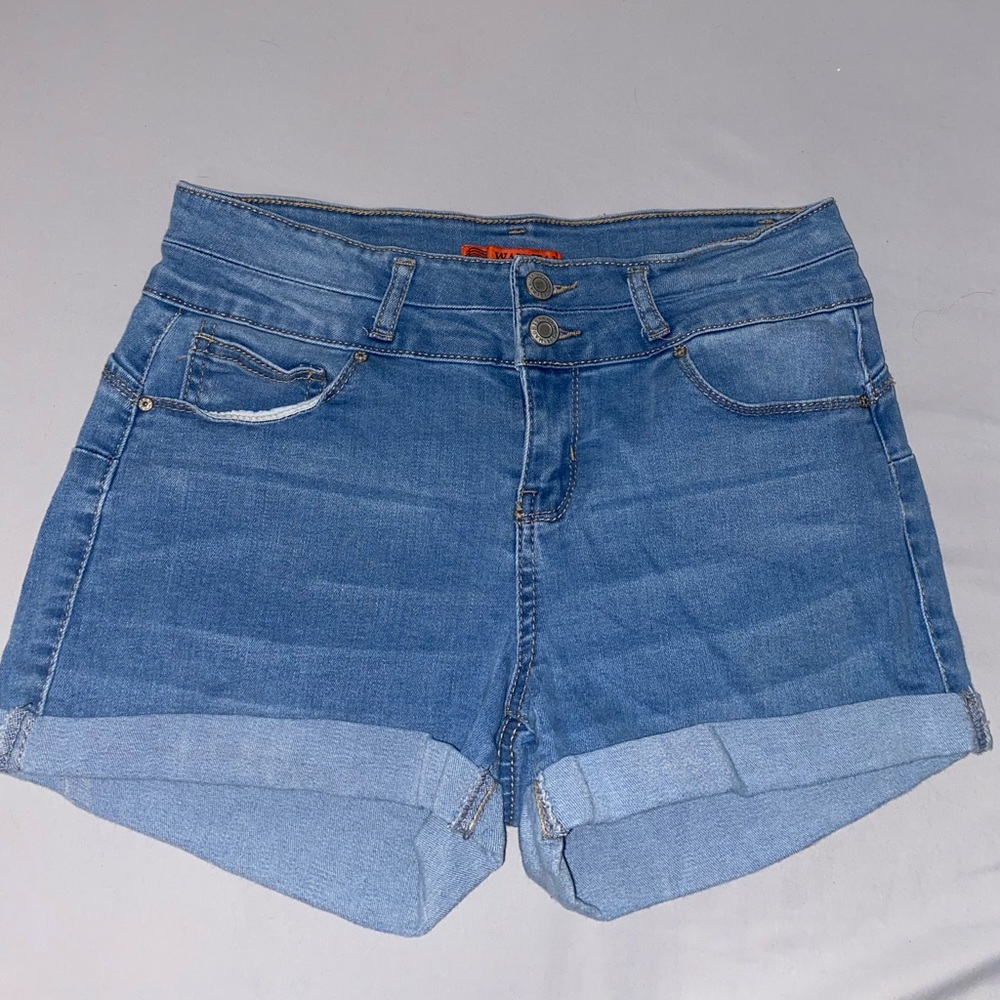 blue basic shorts